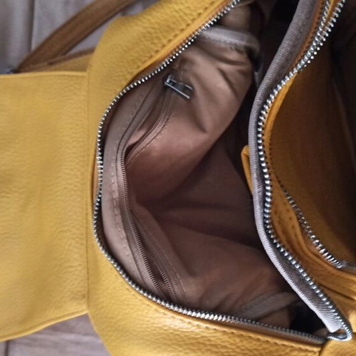 Backpack like new, yellow color