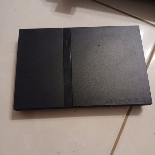 Sony PlayStation 2 (PS2) console