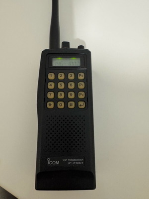 Icom IC-F30LT professional 5 watt transceiver like new