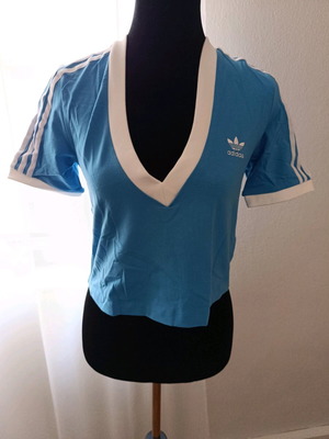 Adidas Originals cropped tee καινούριο, μέγεθος Medium, μπλε
