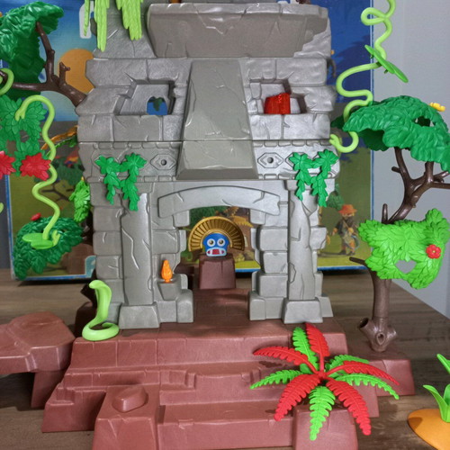 Playmobil 3015 Jungle Temple playset
