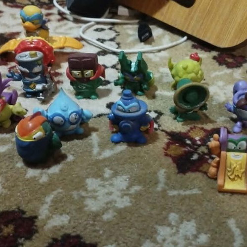 SuperZings collection of 15 figures and 2 vehicles