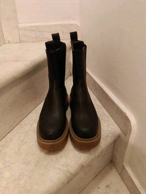 Μποτάκια H&M σαν καινούργια, μέγεθος 40, μαύρο και μπεζ