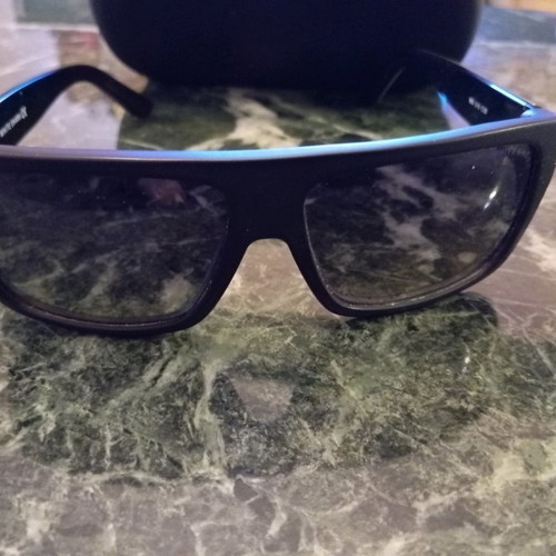 White Shark sunglasses used with case