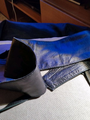 Women's belt in soft genuine leather, like new, adjustable black