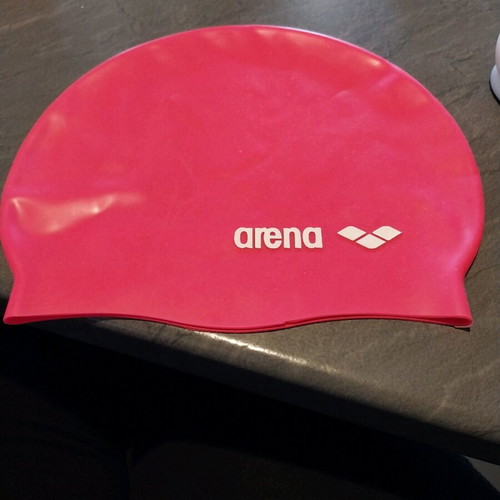 Arena swimming cap like new