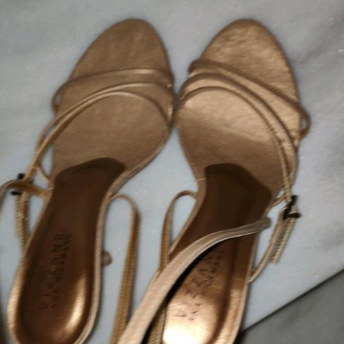 Beige sandals with gold detail on heel used, size 38