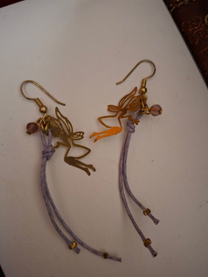 Dangling earrings like new with special detail