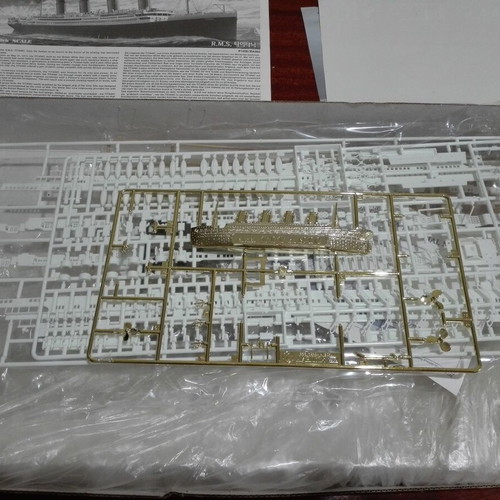 R.M.S Titanic 1:400 model used, scale model