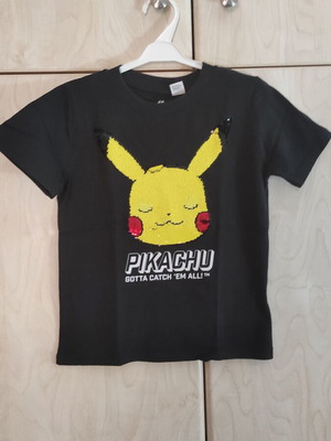 Pokemon H&M тениска нова, размер 4-6 години, черна