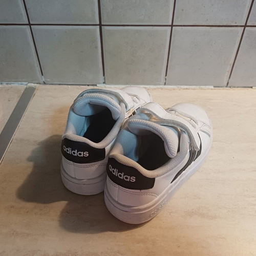 Adidas children's white athletic shoes size 28 like new