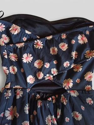 Mini spring dress Bershka with floral pattern size Medium like new