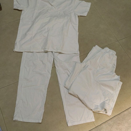 Unisex large hospital scrubs like new, set of 2 pieces