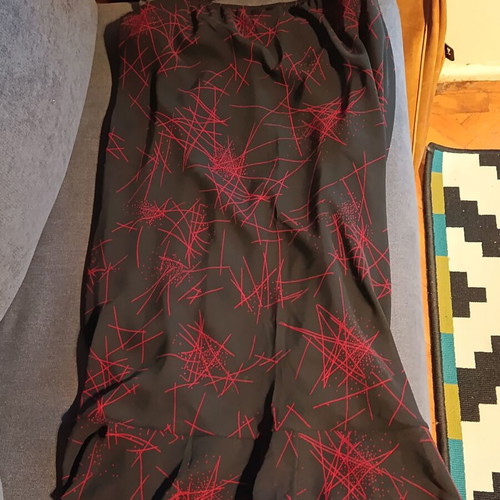 Vintage midi skirt XXXL like new, black with red print