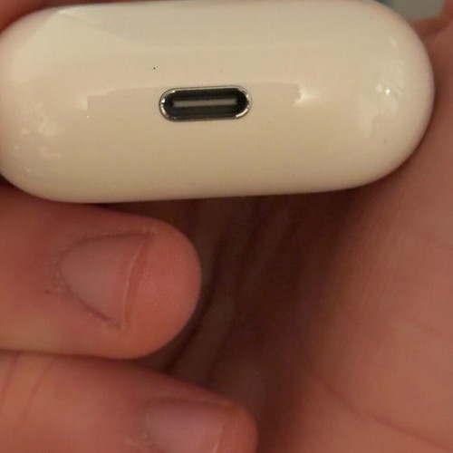 Air Pods 4 like new without cancellation