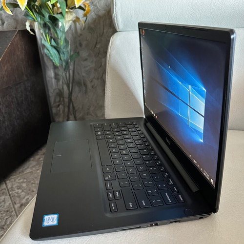 Dell Vostro P92G i5 8265u 256 GB като нов