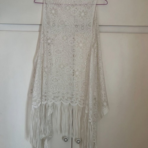 White sleeveless lace kimono Pink Woman like new with fringes