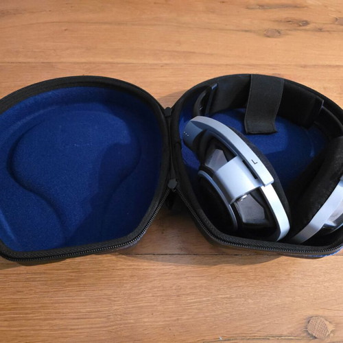Sennheiser HD 800 used wired headphones with case and extra pads