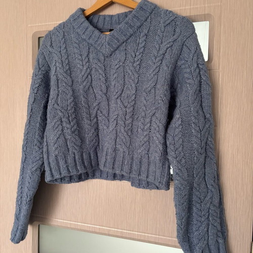 H&M crop sweater size M like new, blue