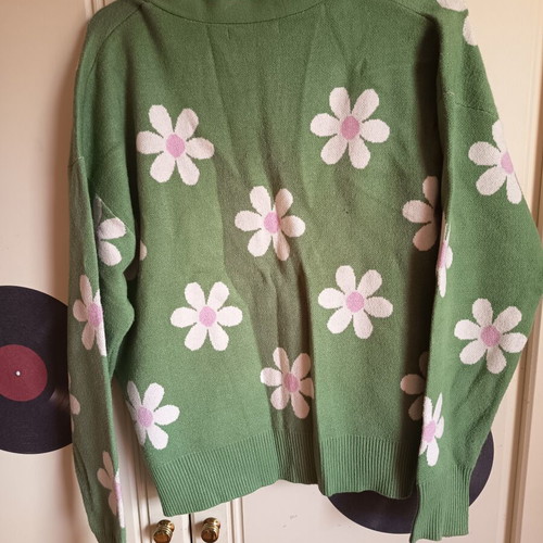 Calliope knitted cardigan green like new