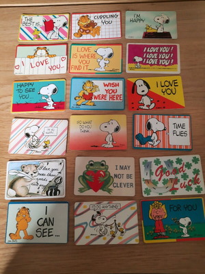Πλαστικές καρτούλες Garfield και Snoopy μεταχειρισμένες, 110 τεμάχια με φακελάκια
