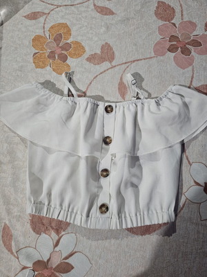 White crop top for girl 8 years old, used, adjustable straps