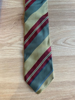 Tie in excellent condition