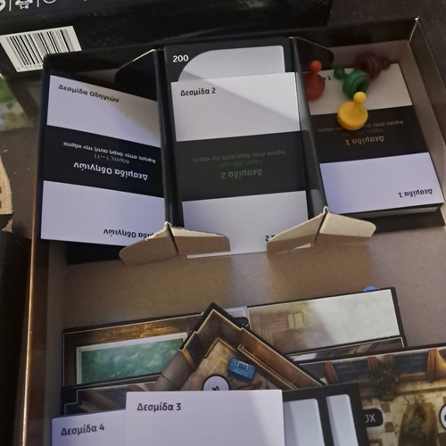 Cluedo Escape board game Hasbro