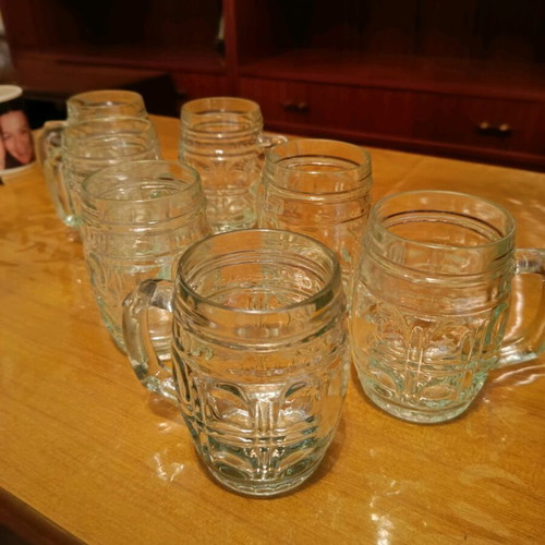 Beer Glasses set of 7 like new
