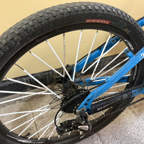 Cross Dexter 26" Mountain Bike like new, disc brakes, blue