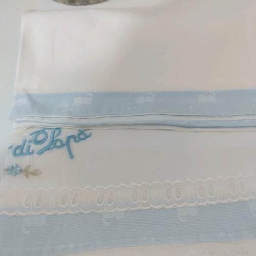 Baby sheet with pillowcase like new, embroidered cotton