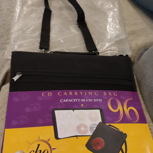 CD and DVD carrying bag new, capacity 96 discs
