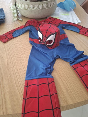 Spiderman costume for child like new