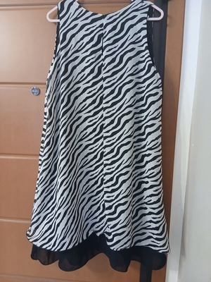 Sleeveless Zebra Print Dress like new, one size, airy summer style