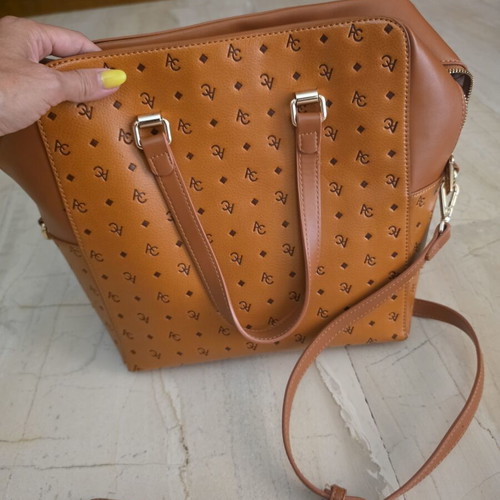 Axel bag