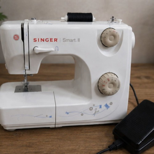 Singer II sewing machine new, ideal for home use