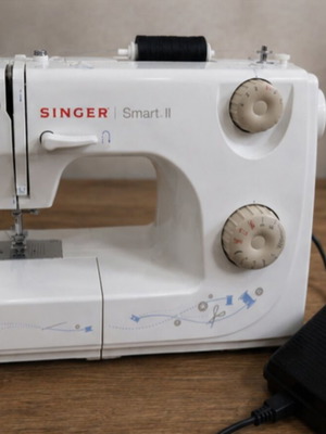 Singer II sewing machine new, ideal for home use