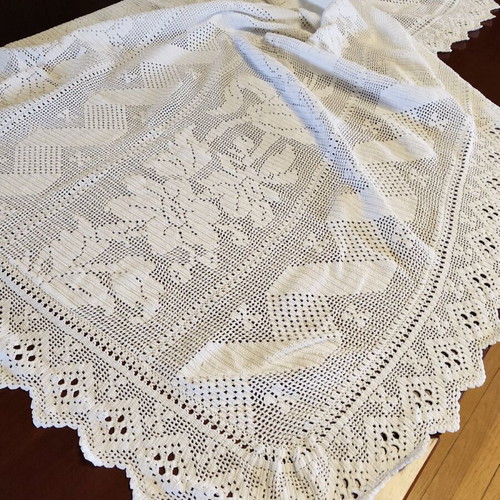 Handmade knitted blanket like new 180 by 200