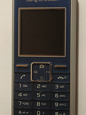 Sony Ericsson K220i употребяван син, идеален за колекционери, нефункционален