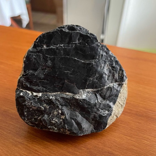 Black flint with quartz vein new