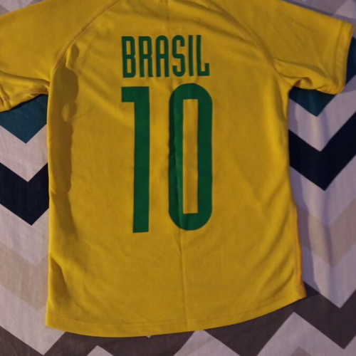 Brasil World Cup Jersey H&M like new for boys ages 7-11