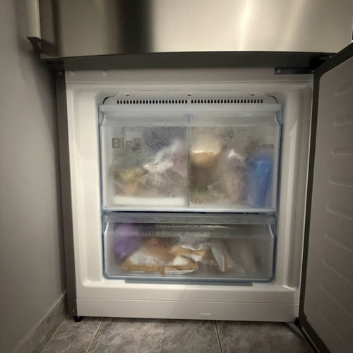 Bosch Refrigerator Freezer combo like new with No Frost and eco mode