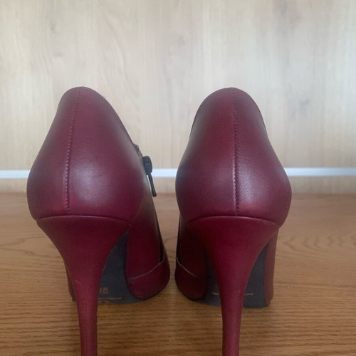Mourzi leather burgundy ankle boots new with high heel