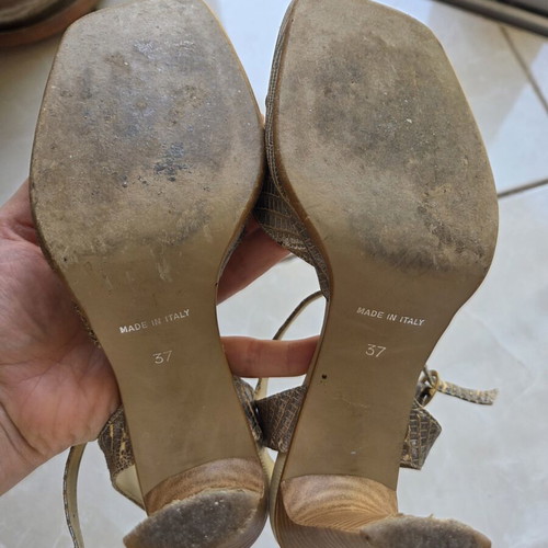 High Crocodile-Effect Sandals used with Chunky Heel