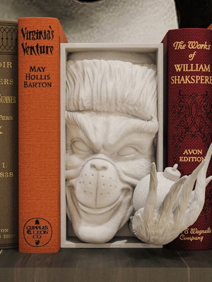 Grinch book nook and wall mount new, white