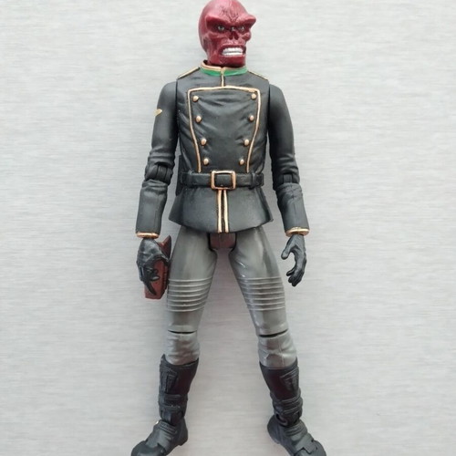 Vintage ToyBiz Red Skull Action Figure like new