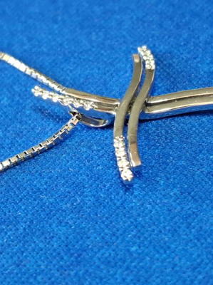 White Gold Cross Necklace 18 Carat with Brilliant, Like New