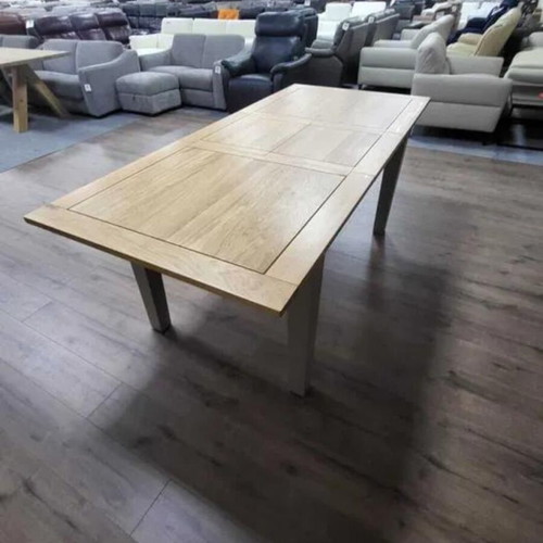 Wooden extendable dining table new, 100% oak, for 6-8 people