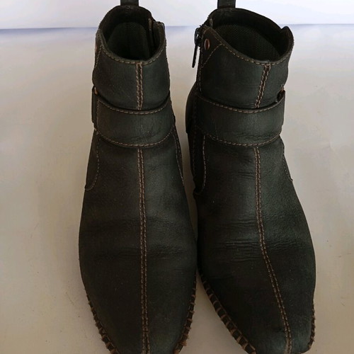 Timberland boots used, size 38, black with brown stitching