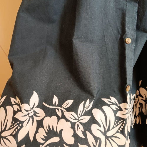Cotton shirt used, dark blue, Hawaiian style, size Large